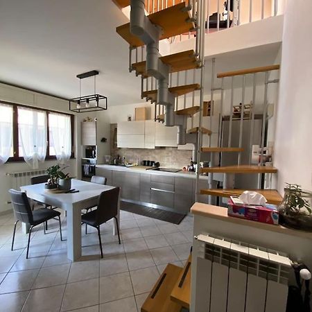 "Come A Casa" - Appartamento Gigi - Self Check In - Ospedale Humanitas - Forum Assago - Tram15 Rozzano Exterior foto